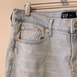 Embroidered daisy Gap jeans